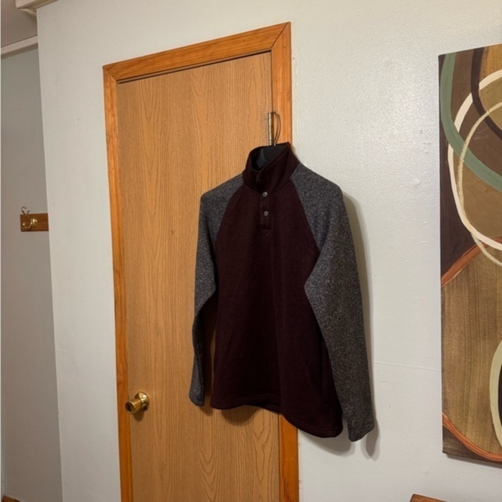 Sonoma Medium Red w/Gray Raglan Sleeves Long Sleeve Mockneck Sweater - EUC